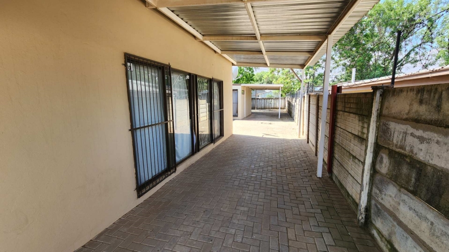 12 Bedroom Property for Sale in Brandwag Free State